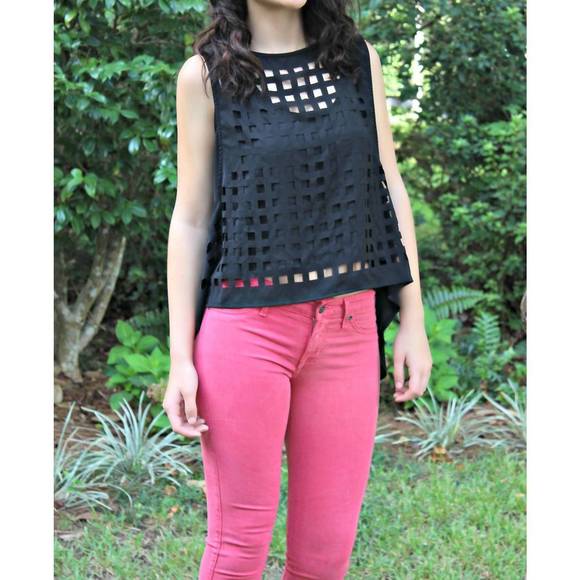 NEW DOUBLE ZERO sleeveless top in black - Picture 2 of 5